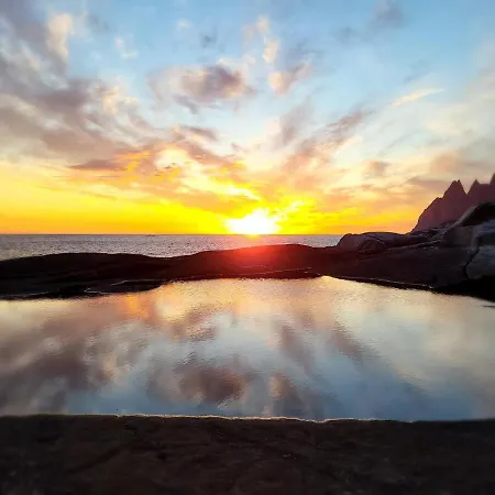 Ferienhaus Off-the-grid On The Island Of Senja In Northern Norway Brygghaugen