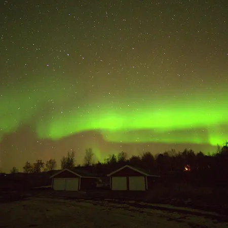 Off-the-grid On The Island Of Senja In Northern Norway بيت للعطل