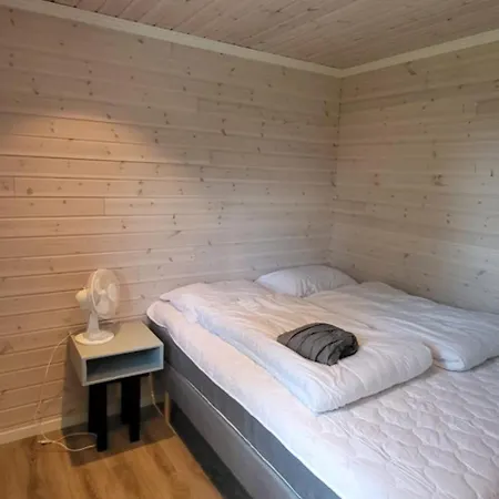 Off-the-grid On The Island Of Senja In Northern Norway 펜션