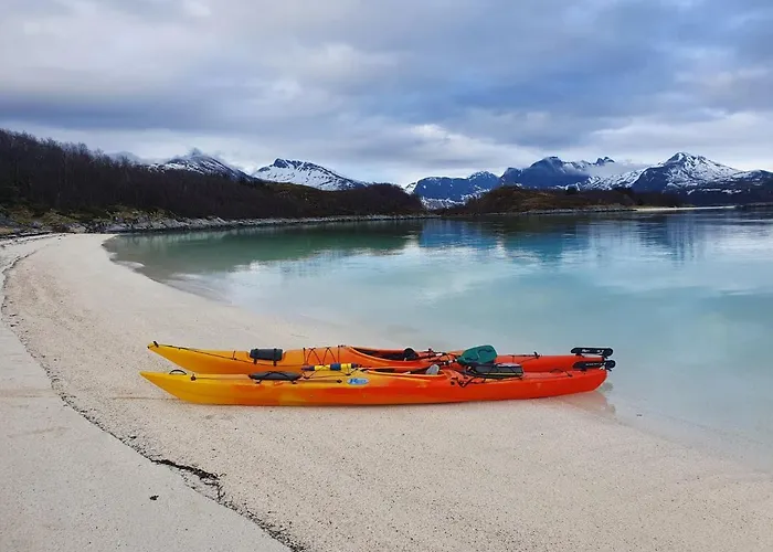 Off-the-grid On The Island Of Senja In Northern Norway بيت للعطل